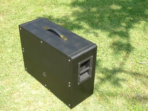 Custom 2*12 speaker cabinet by Armadillo Amp Works (rear view)