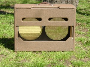Custom 2*12 combo cabinet in Brown Tolex with Wheat Grill Cloth