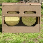 custom_brown_&_wheat_back Custom 2*12 Combo Cabinet for a Fender Deluxe Amplifier in Brown Tolex with Wheat Grill